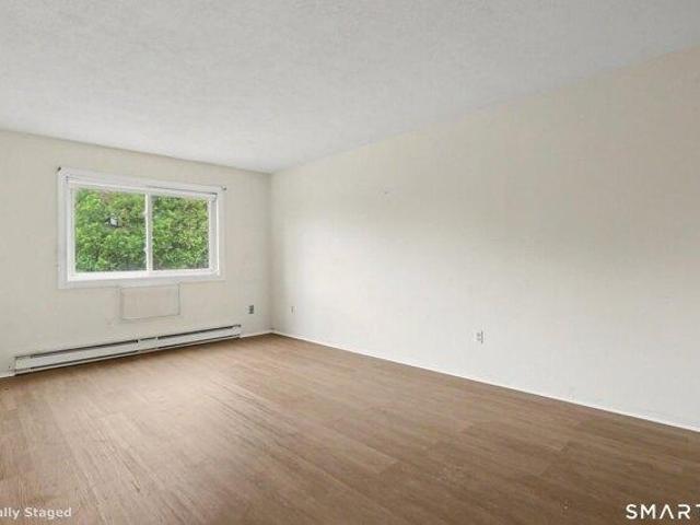 condo with 1 bedroom, Stratford CT ES105478354