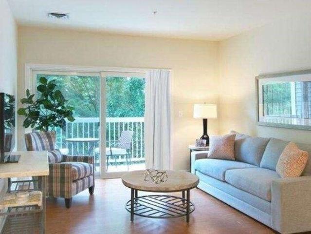 condo with 1 bedroom, Sudbury MA ES105367211