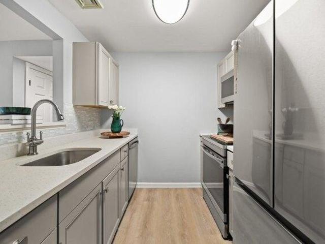 condo with 2 bedroom, Taunton MA ES105442790
