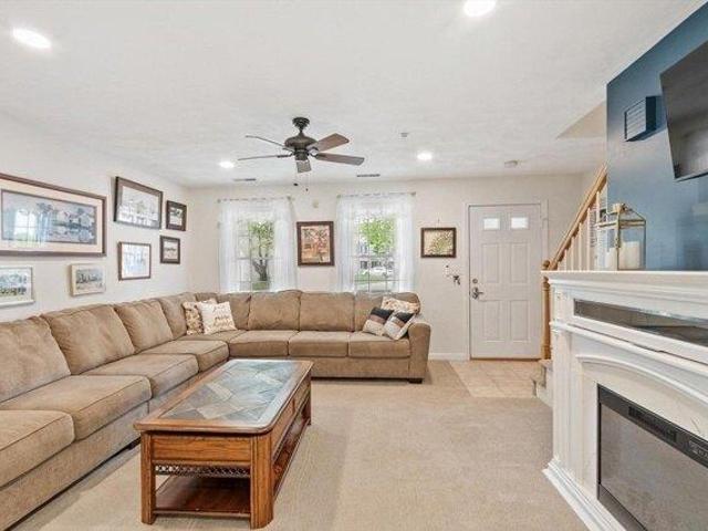condo with 2 bedroom, Tewksbury MA ES104235429