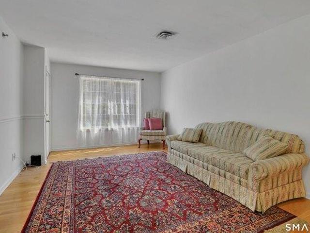 condo with 2 bedroom, Trumbull CT ES105428091