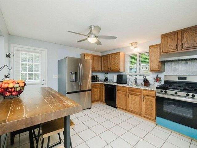 condo with 2 bedroom, Uxbridge MA ES104479278