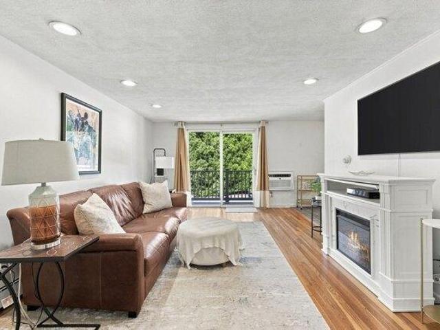 condo with 2 bedroom, Wakefield MA ES105403786