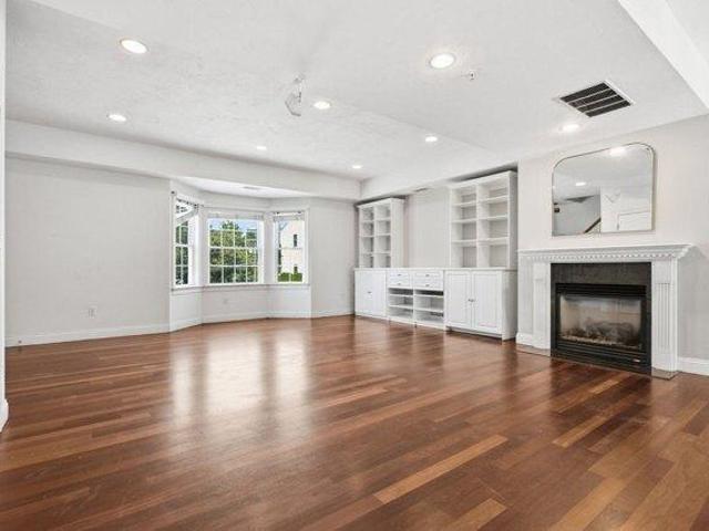 condo with 2 bedroom, Waltham MA ES105365071