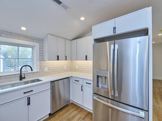condo with 2 bedroom, Waltham MA ES105496389