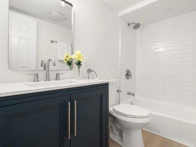 condo with 2 bedroom, Waltham MA ES105552973