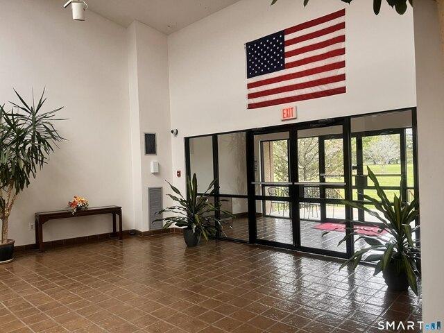 condo with 2 bedroom, Wallingford CT ES105442312
