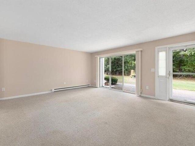 condo with 2 bedroom, Warwick RI ES105575364