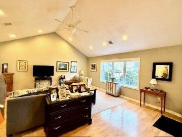 condo with 2 bedroom, Wareham MA ES103548531