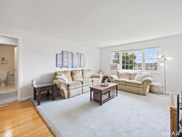 condo with 2 bedroom, Watertown CT ES105474005