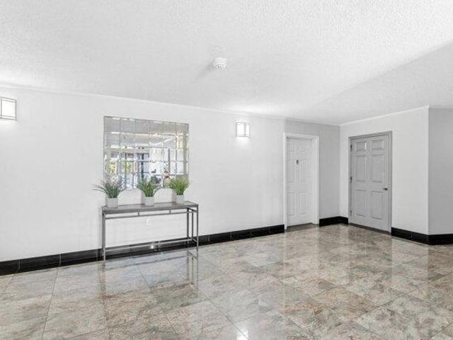 condo with 2 bedroom, Watertown MA ES105534926