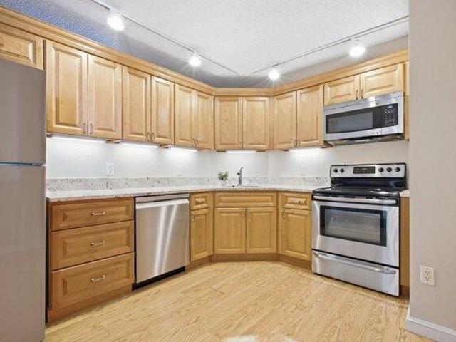 condo with 2 bedroom, Watertown MA ES105589190