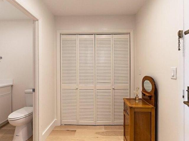 condo with 2 bedroom, Watertown MA ES105629859