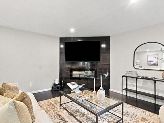 condo with 2 bedroom, Wayland MA ES105511528