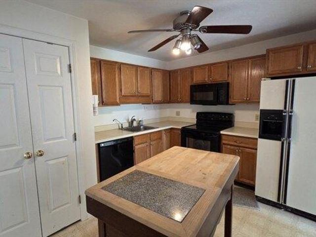 condo with 2 bedroom, Webster MA ES105276348