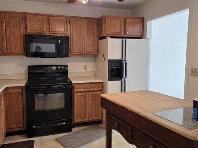 condo with 2 bedroom, Webster MA ES105402463
