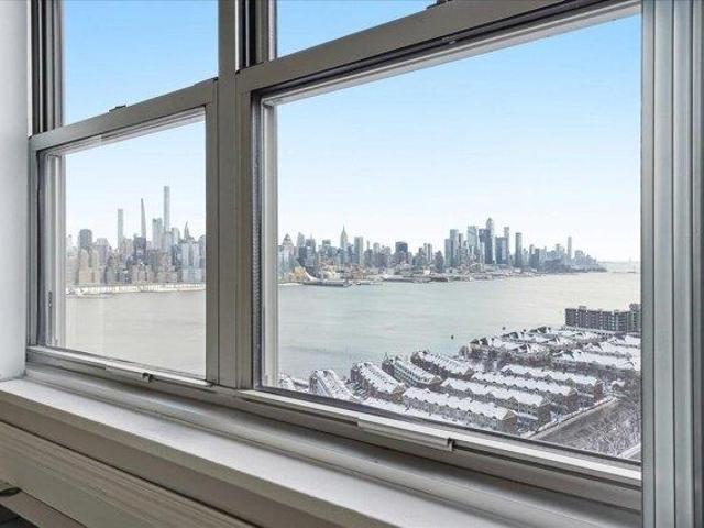 condo with 2 bedroom, West New York NJ ES105658740