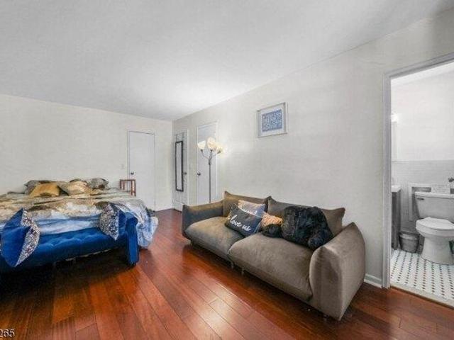 condo with 2 bedroom, West Orange NJ ES105423175