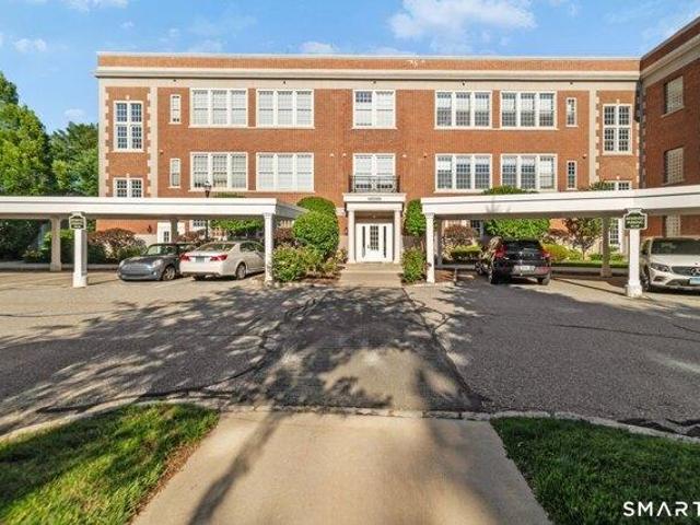 condo with 2 bedroom, West Hartford CT ES104297331