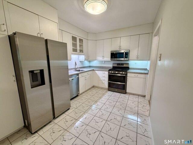 condo with 2 bedroom, West Hartford CT ES104444650