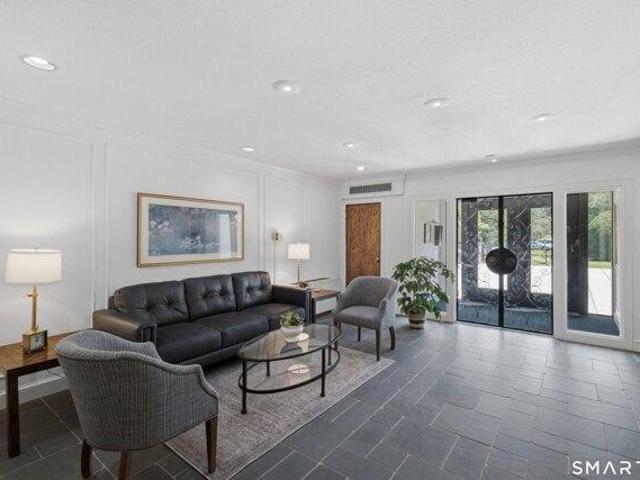 condo with 2 bedroom, West Hartford CT ES104512617
