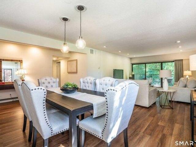 condo with 2 bedroom, West Hartford CT ES104607399