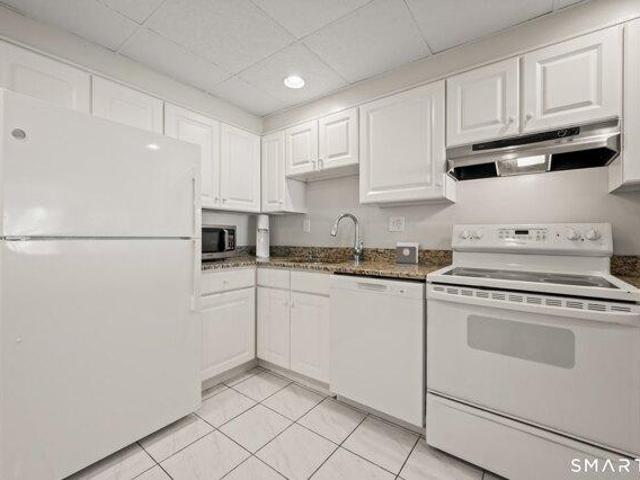 condo with 2 bedroom, West Hartford CT ES105258232