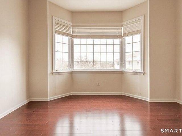 condo with 2 bedroom, West Hartford CT ES105492879