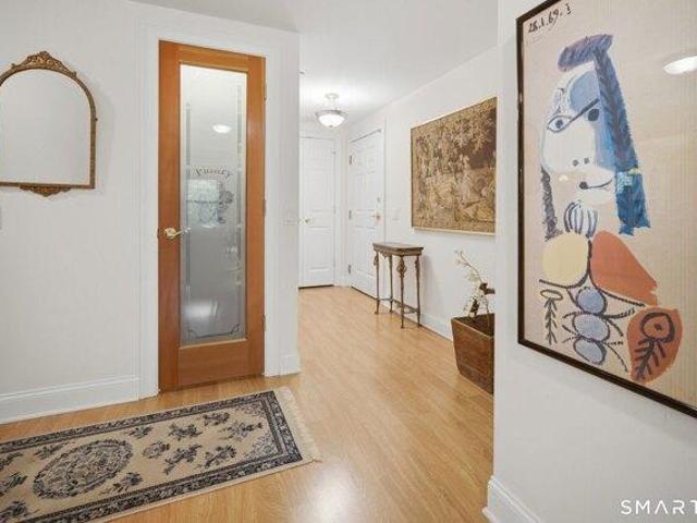 condo with 2 bedroom, West Hartford CT ES105591574