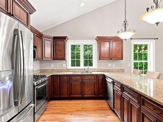 condo with 2 bedroom, West Springfield MA ES105172867