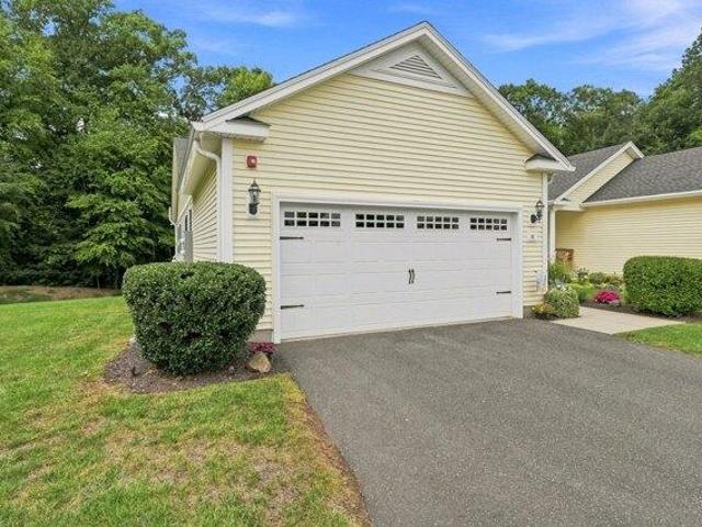 condo with 2 bedroom, West Springfield MA ES105424471