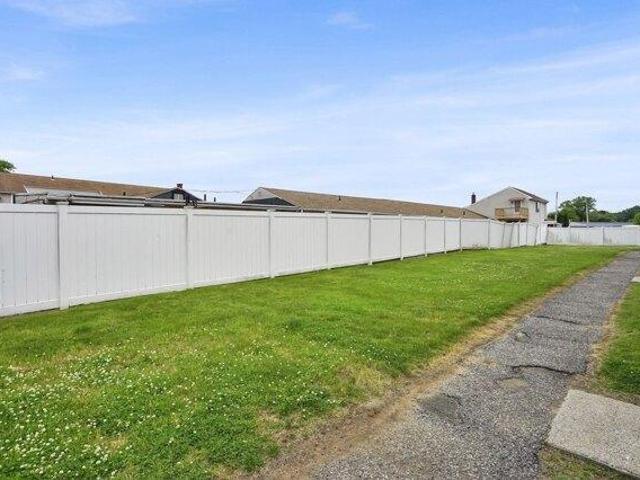condo with 2 bedroom, West Springfield MA ES105614529