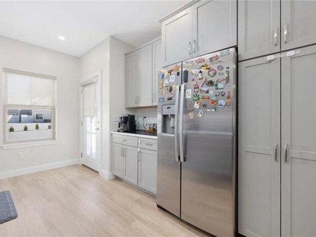 condo with 2 bedroom, West Warwick RI ES105493761