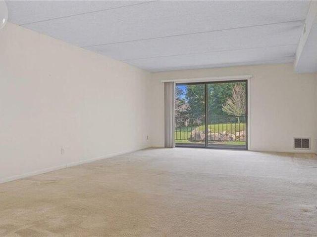 condo with 2 bedroom, West Warwick RI ES105513006