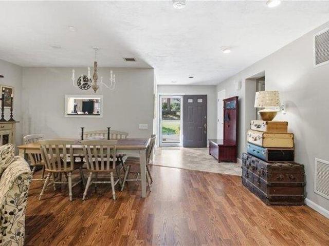 condo with 2 bedroom, West Warwick RI ES105650577