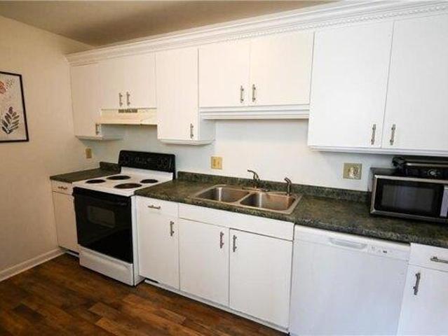 condo with 2 bedroom, West Warwick RI ES105652174