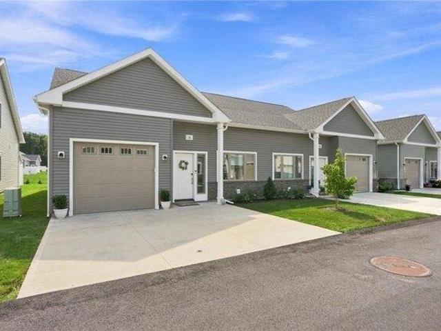 condo with 2 bedroom, West Warwick RI ES105725026