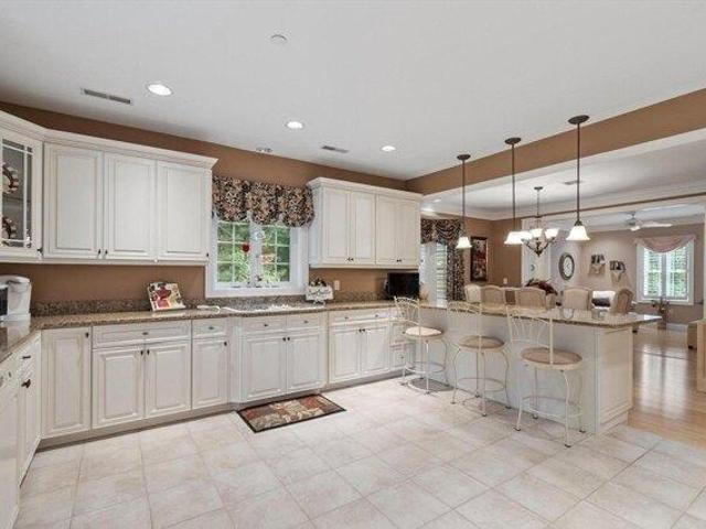condo with 2 bedroom, Westford MA ES104296672