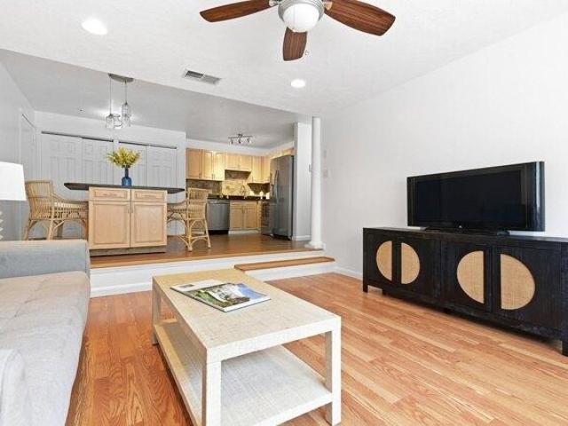 condo with 2 bedroom, Weymouth MA ES105426100