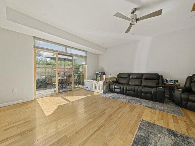 condo with 2 bedroom, Weymouth MA ES105547760