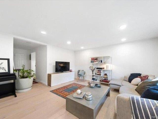 condo with 2 bedroom, White Plains NY ES104905134