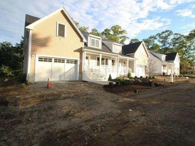 condo with 2 bedroom, Whitman MA ES105712411