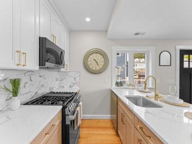 condo with 2 bedroom, Winthrop MA ES105610577