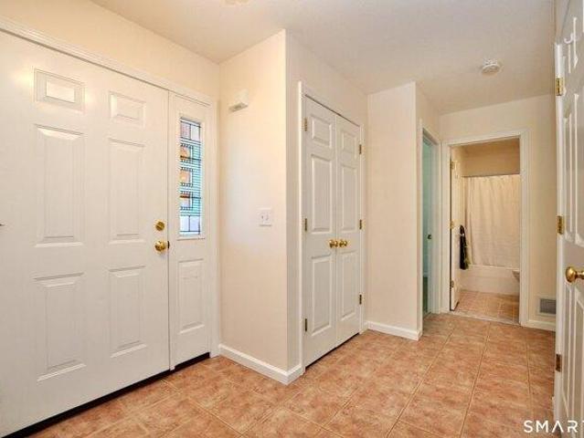 condo with 2 bedroom, Windsor CT ES105512001