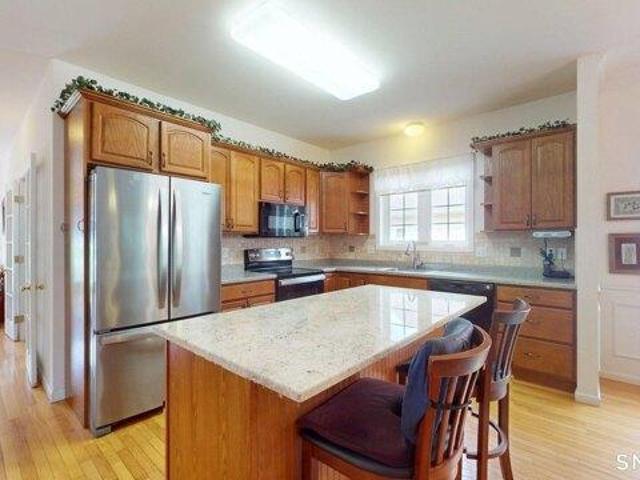 condo with 2 bedroom, Windsor Locks CT ES105415430