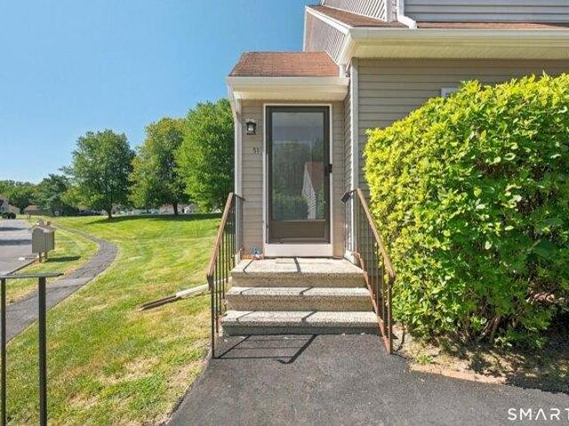 condo with 2 bedroom, Windsor Locks CT ES105417631