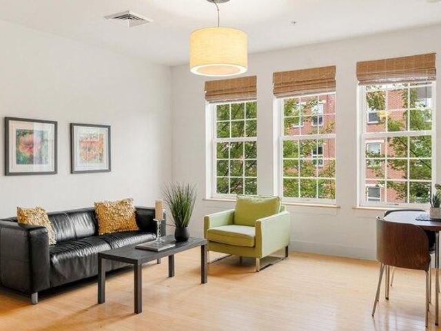 condo with 2 bedroom, Winooski VT ES105678843