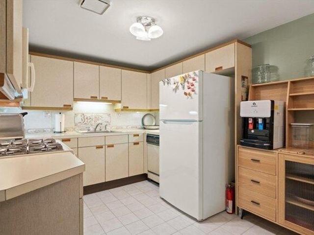 condo with 2 bedroom, Woburn MA ES105418065