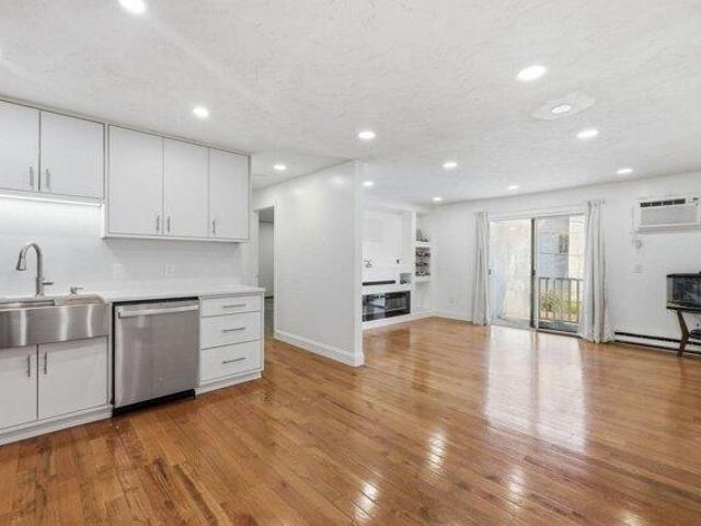 condo with 2 bedroom, Worcester MA ES105475177