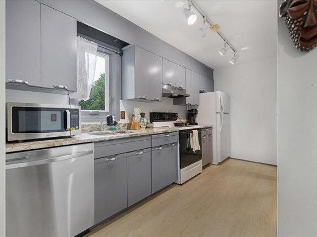 condo with 2 bedroom, Worcester MA ES105552437